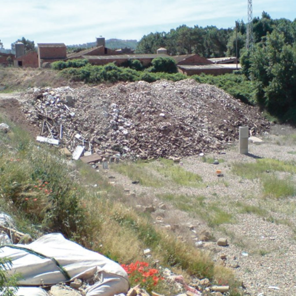 Restauració d'espais naturals mitjançant dipòsits controlats d'escombraries